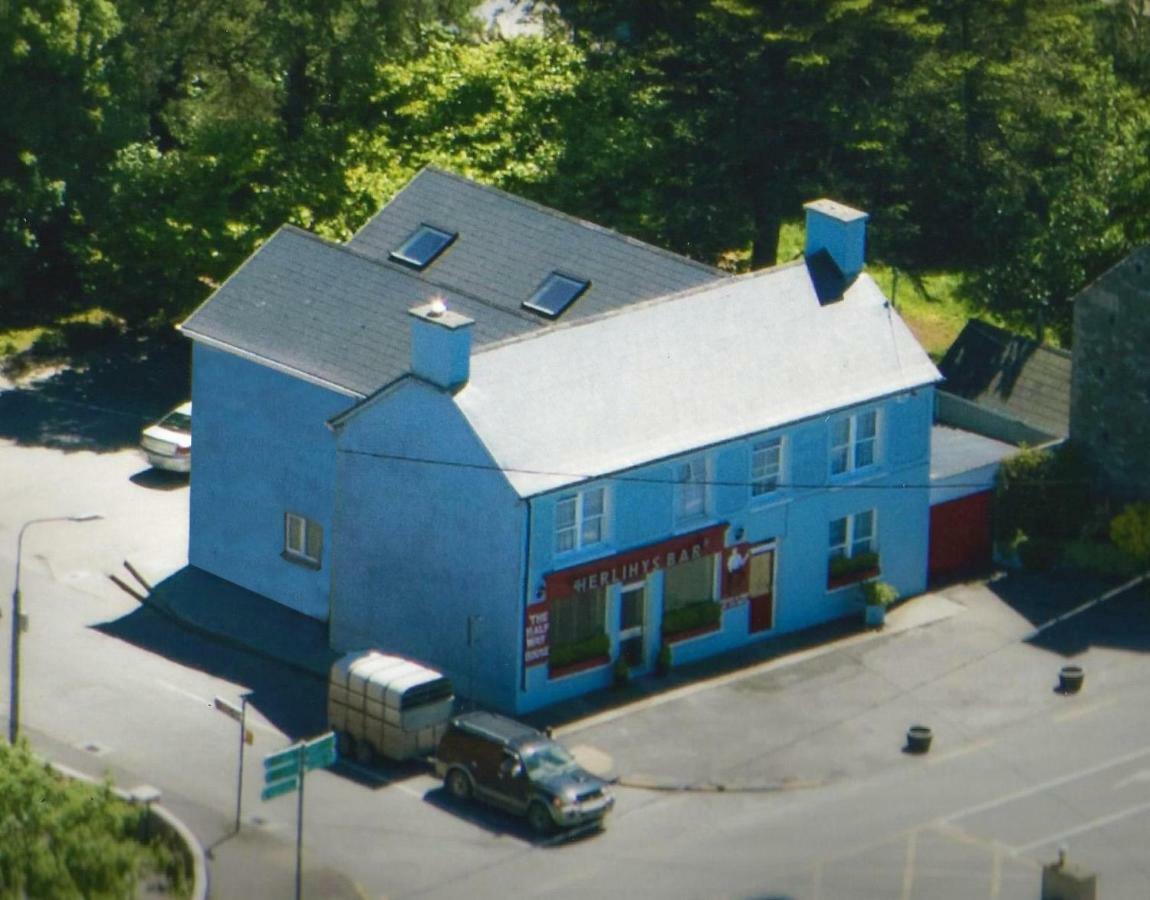 Herlihy'S, Half-Way-House Фаранфор Екстериор снимка